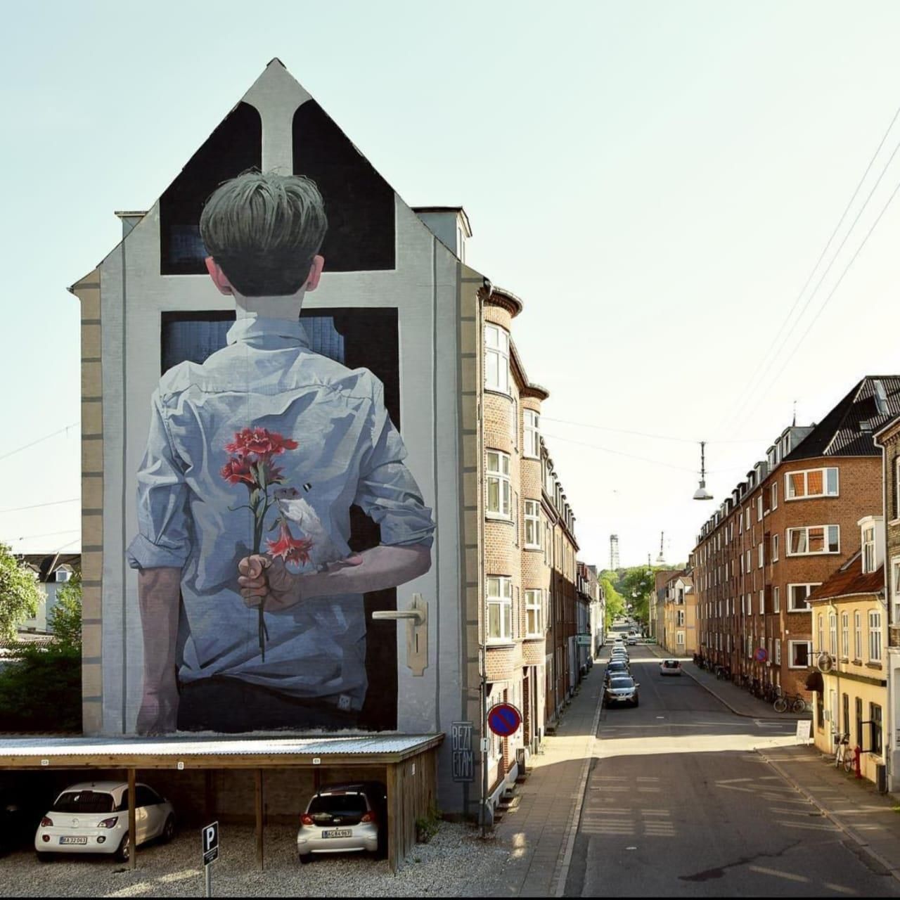 Mural de Bezt en fachada