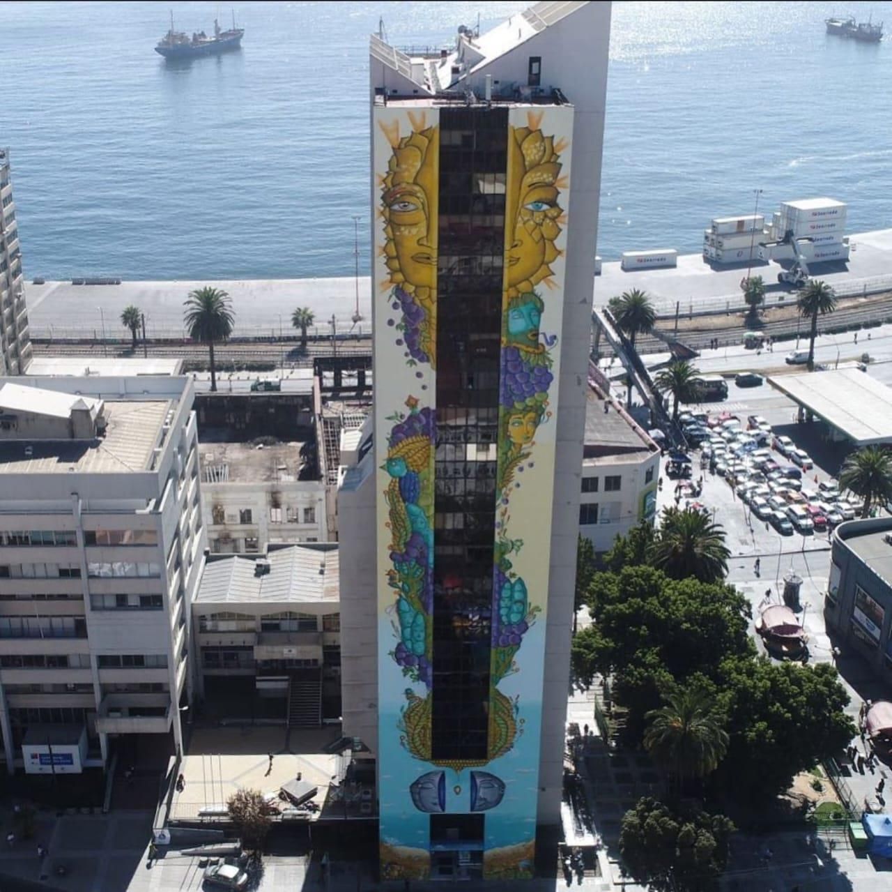 Mural en edificio de Un Kolor Distinto
